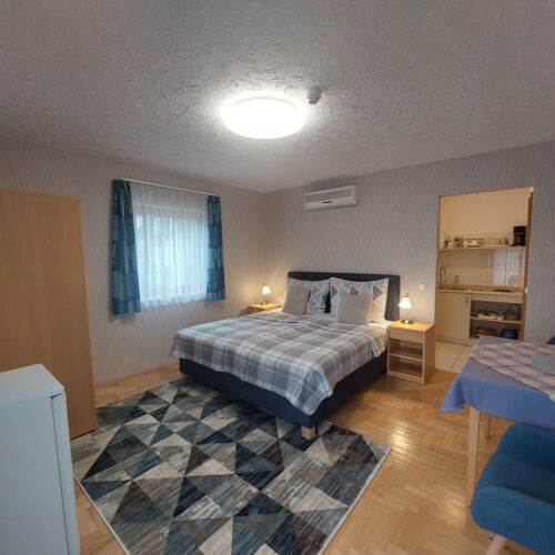 Apartament cu balcon cu aer condiționat cu 1 camera pentru 2 pers.