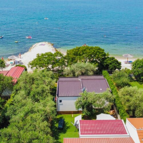 Domek całoroczny 5-osobowy z klimatyzacją z widokiem na morze