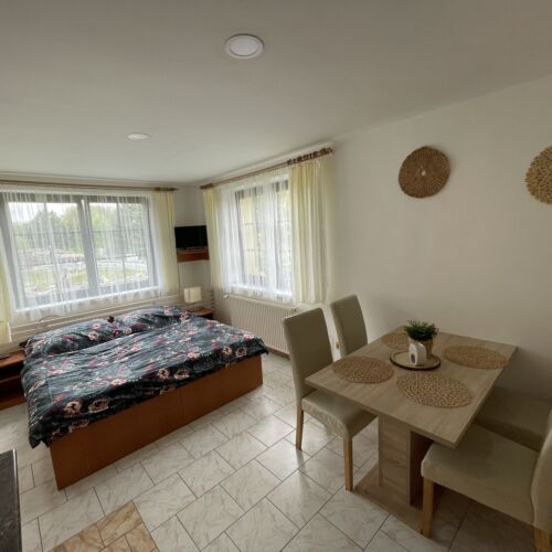 Turistický Apartman (jako celek) pro 4 os. přízemní (s možností přistýlky)