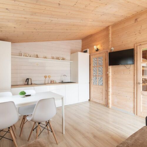 Cabană pentru 5 pers. (se inchirieaza doar integral)