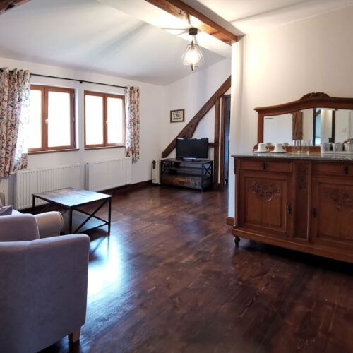 Pokój 4-osobowy na piętrze z widokiem na ogród