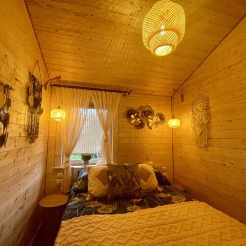 Domek całoroczny 4-osobowy na piętrze z łazienką