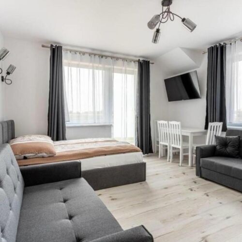 Camera la etaj cu chicinetă proprie pentru 5 pers.