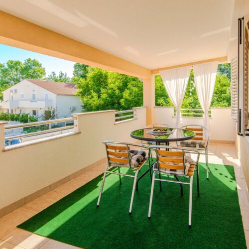 Apartament confort la etaj cu 2 camere pentru 3 pers.