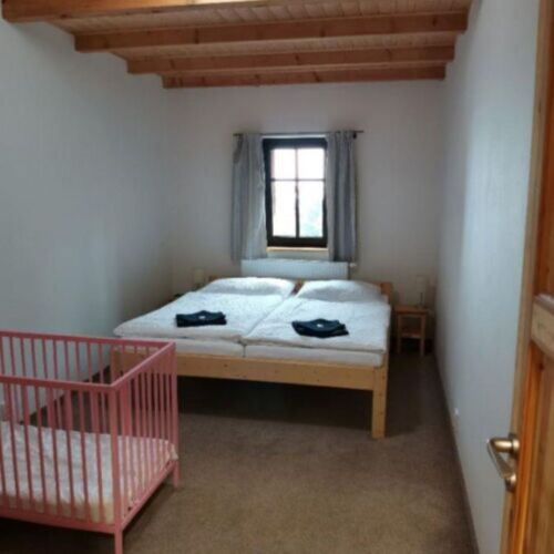 Camera dubla cu duș tV cu ecran plat