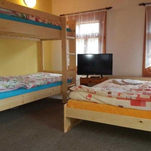 Pokoj se sprchou  pro 4 os.