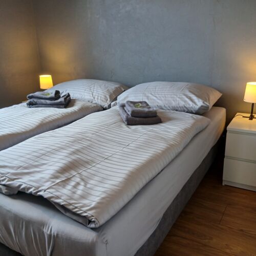 Apartament familial(ă) la parter cu 3 camere pentru 6 pers. (se poate solicita pat suplimentar)