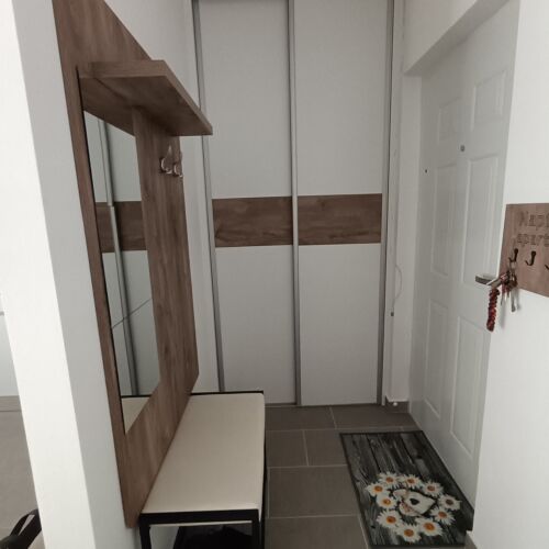 Apartament la etaj cu vedere spre parc cu 2 camere pentru 4 pers.