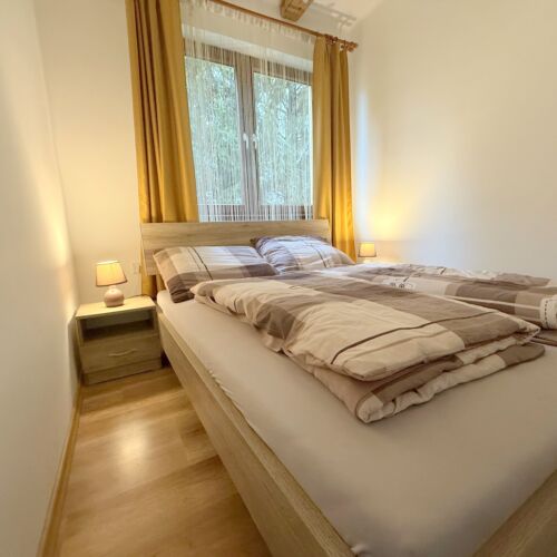 Camera dubla superior cu bucătărie comună