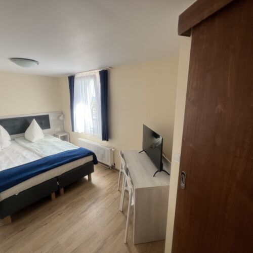 Pokój 1-osobowy na poddaszu z widokiem na rzekę