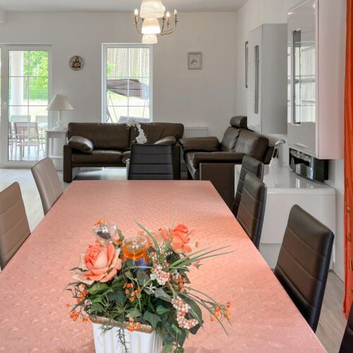 Casă de vară pentru 10 pers. (se inchirieaza doar integral)