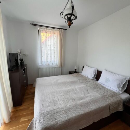 Vilă pentru 13 pers. (se inchirieaza doar integral)