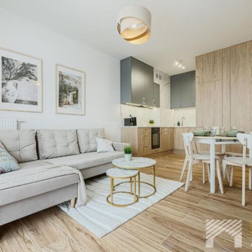 Apartament 4-osobowy z balkonem z 2 pomieszczeniami sypialnianymi