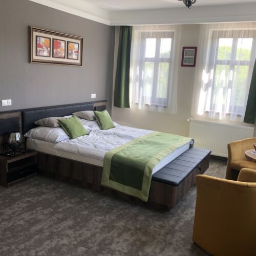 Tóra néző Komfort franciaágyas szoba (pótágyazható)