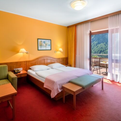 Standard Zweibettzimmer mit Balkon (Zusatzbett möglich)