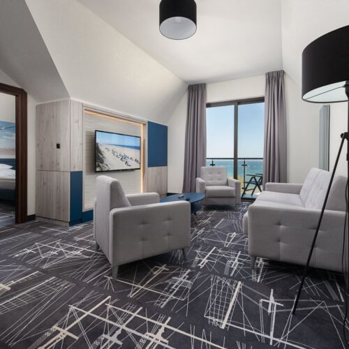 Apartman (jako celek) s manželskou postelí s výhledem na moře na poschodí