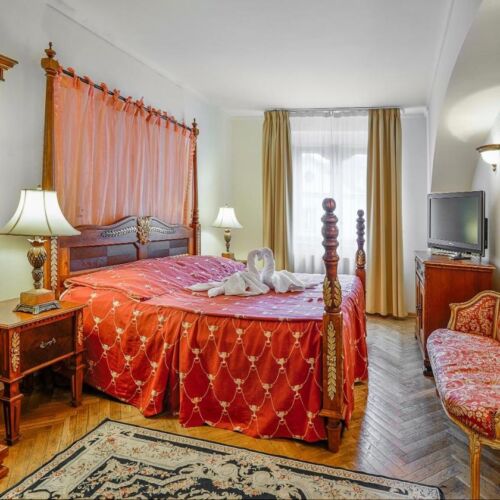 Deluxe Upstairs Triple Room