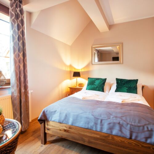 Pokój 3-osobowy z balkonem z widokiem na ogród