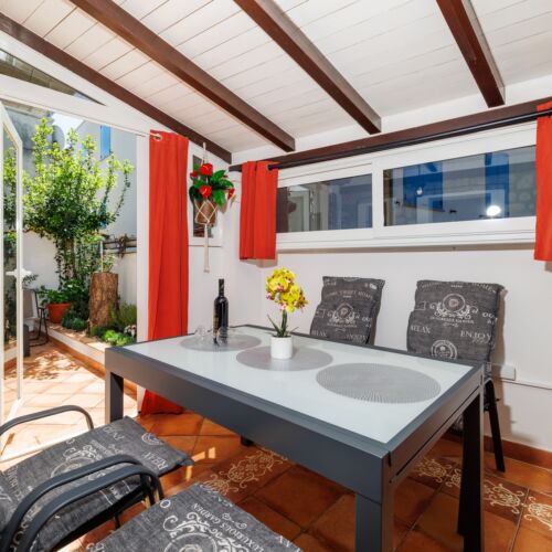 Whole House Balcony Holiday Home for 5 Persons (extra beds available)