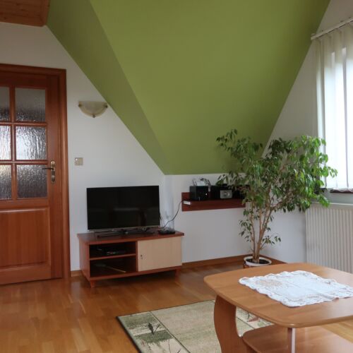 Apartament 4-osobowy z balkonem z widokiem na góry