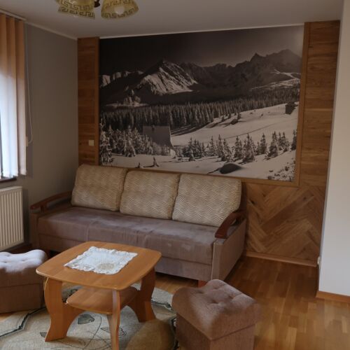 Apartament 4-osobowy na parterze z widokiem na góry z 2 pomieszczeniami sypialnianymi