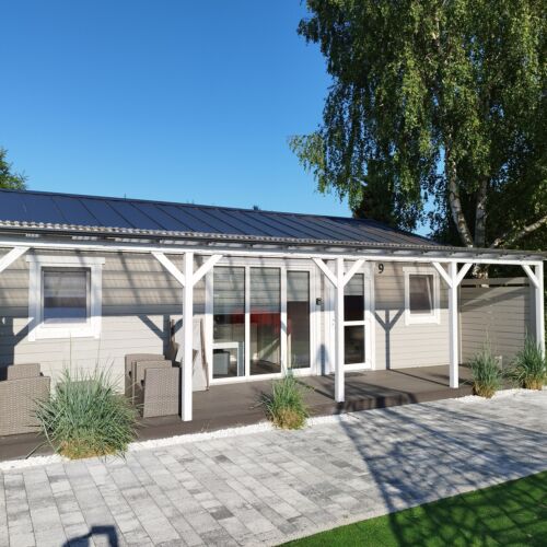 Bungalow la parter lângă piscină pentru 4 pers. (se inchirieaza doar integral)