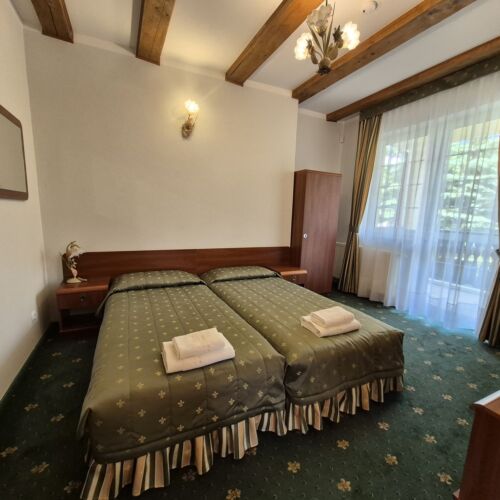 Pokój 2-osobowy z balkonem z widokiem na ogród