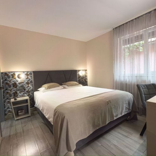 Bungalow superior la parter pentru 4 pers. (se inchirieaza doar integral)