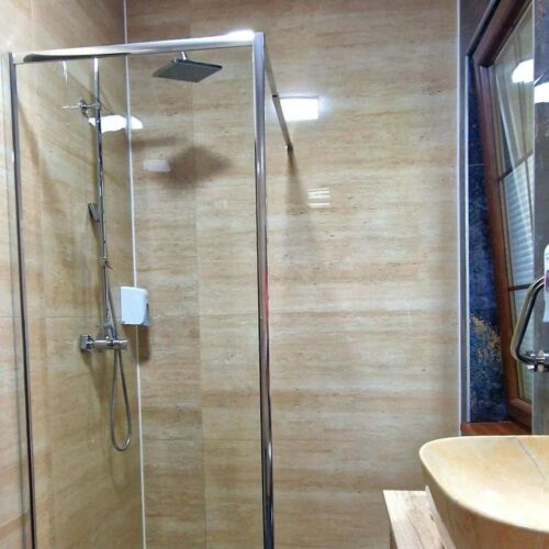 Suita la etaj cu vedere spre parc cu 2 camere pentru 3 pers.