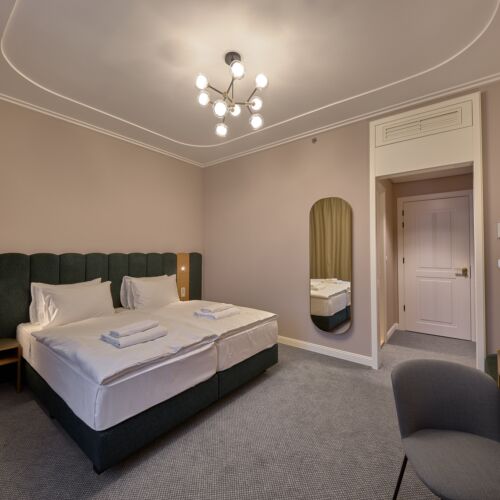 Camera twin deluxe cu balcon