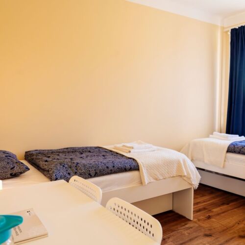 Camera twin la parter cu baie