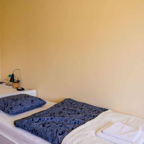 Camera twin la parter cu baie