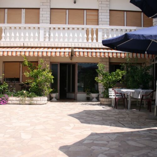 Apartament 4-osobowy z klimatyzacją z widokiem na morze z 2 pomieszczeniami sypialnianymi A-5123-e