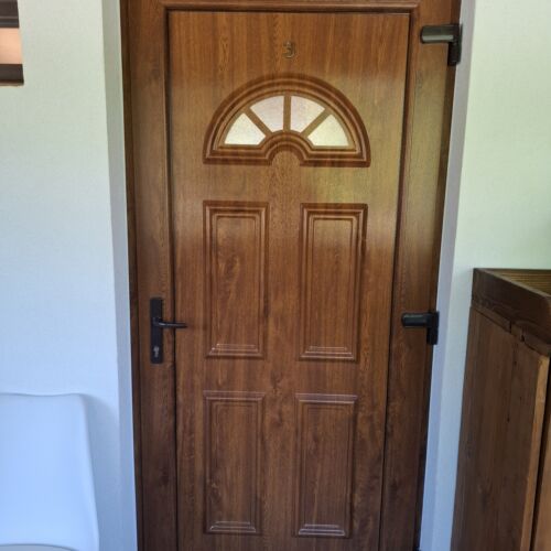 Apartament 5-osobowy na piętrze z widokiem na jezioro