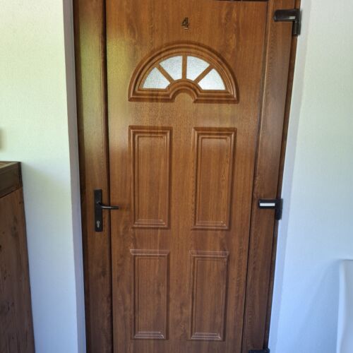 Apartament 5-osobowy na piętrze z widokiem na jezioro