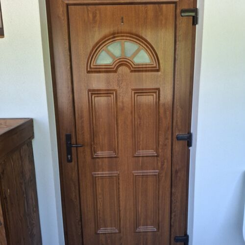 Apartament 5-osobowy na piętrze z widokiem na jezioro