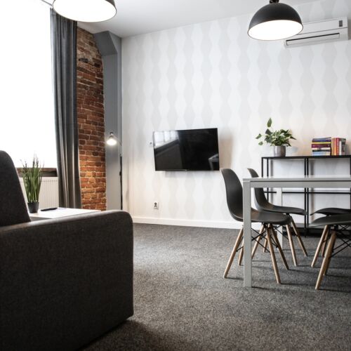Apartament 4-osobowy z aneksem kuchennym z klimatyzacją z 2 pomieszczeniami sypialnianymi