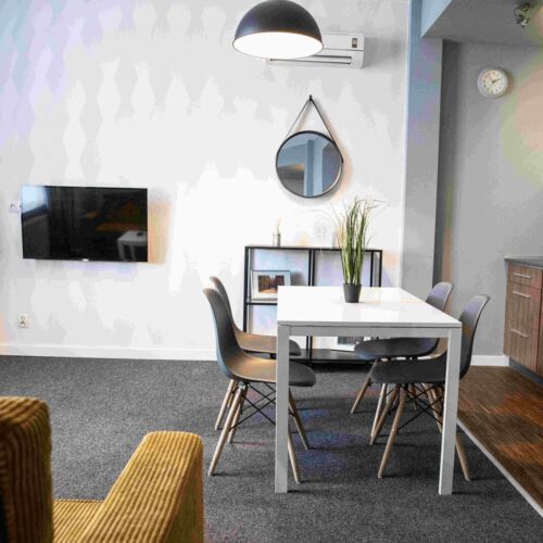 Apartament 4-osobowy z aneksem kuchennym z klimatyzacją z 2 pomieszczeniami sypialnianymi