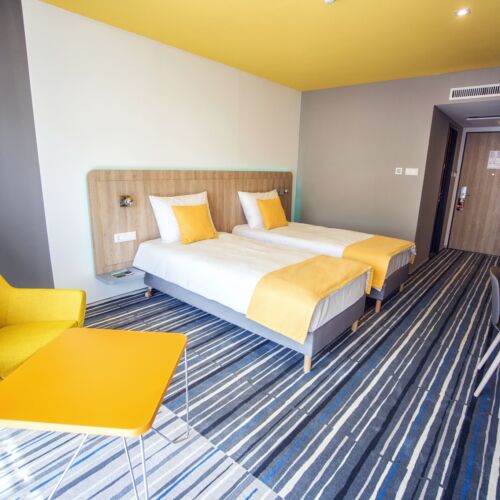 Camera  twin cu balcon (se poate solicita pat suplimentar)