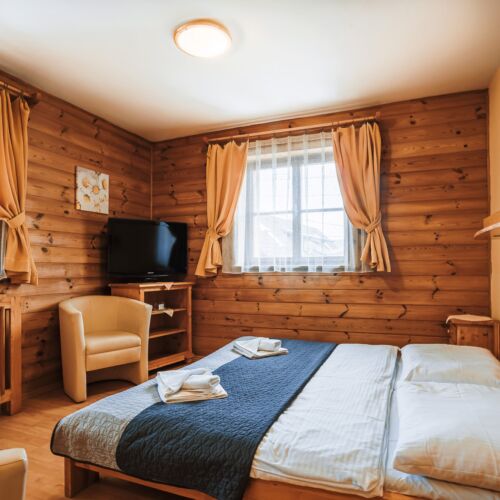 Camera dubla standard la etaj