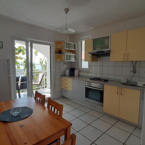 Sea View Upstairs 1-Room Apartment for 4 Persons (extra bed available)