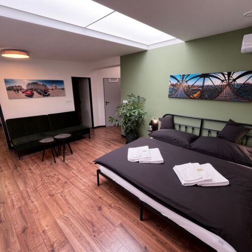 Double Room (extra bed available)