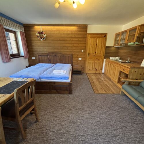 Apartament tourist cu panoramă cu 2 camere pentru 4 pers.