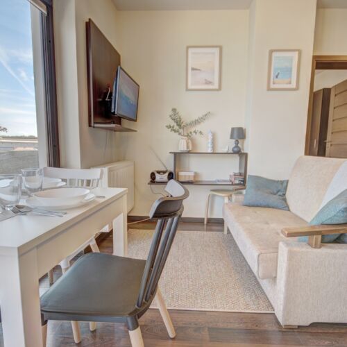 Apartament 3-osobowy na piętrze z tarasem z 2 pomieszczeniami sypialnianymi