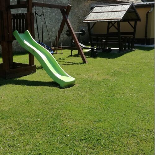 Apartman pro 4 os. s 1 ložnicí s výhledem do dvora na přízemí