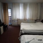 Camera tripla cu balcon