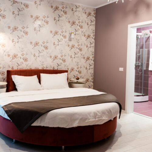 Camera dubla romantică