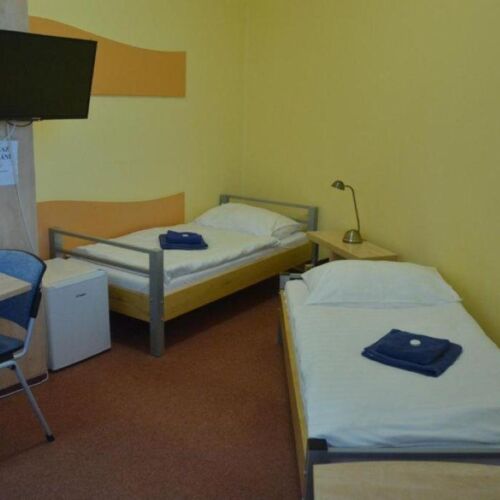 Pokoj tV s plochou obrazovkou se sprchou pro 2 os.