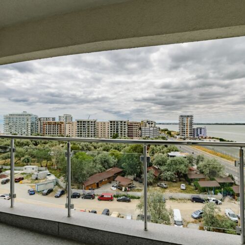 Apartament cu vedere spre mare cu vedere spre lac cu 2 camere pentru 4 pers.