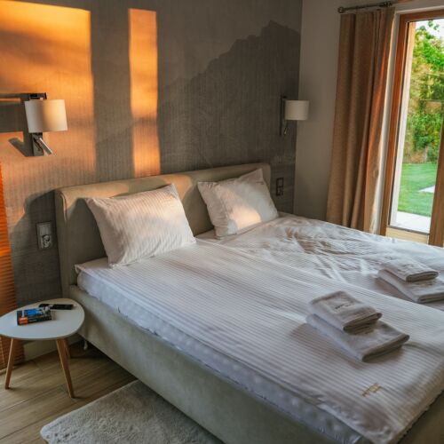 Whole House Premier Villa for 6 Persons